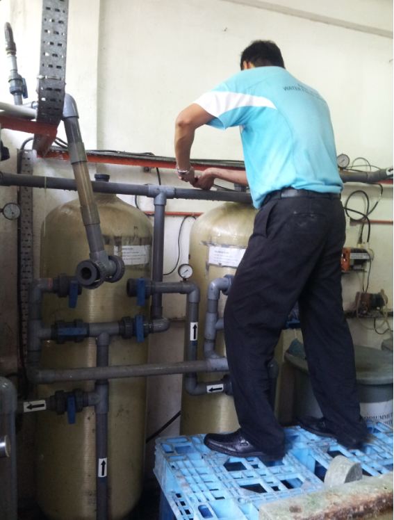 Sediment and carbon deep bed media filter system